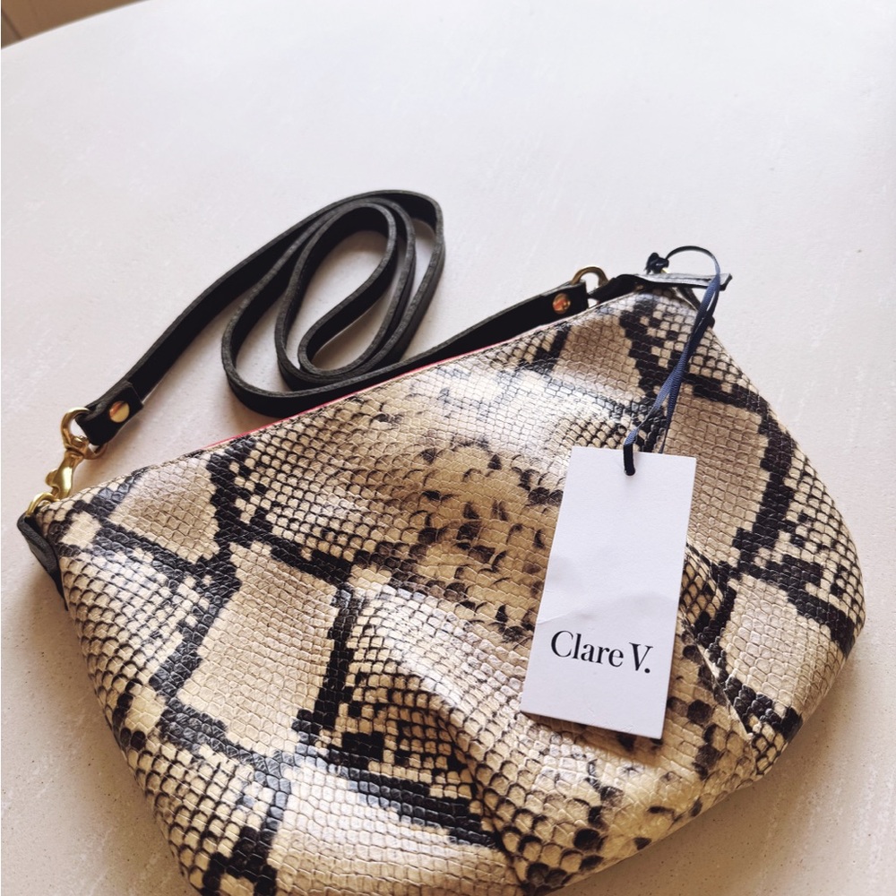 Petit Moyen, by Clare V